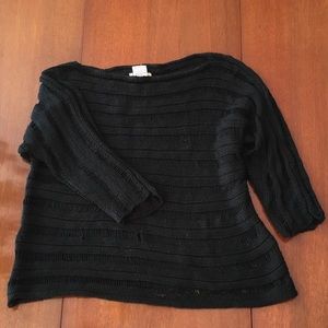 Scoop neck quarter sleeved